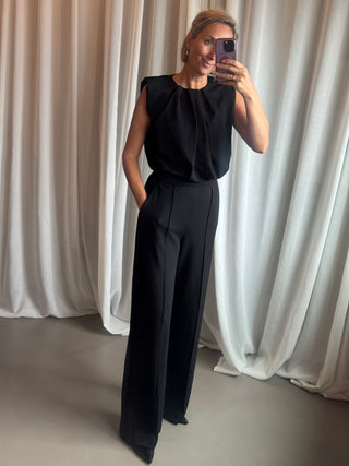 FalconCC Pleat Suit - Black